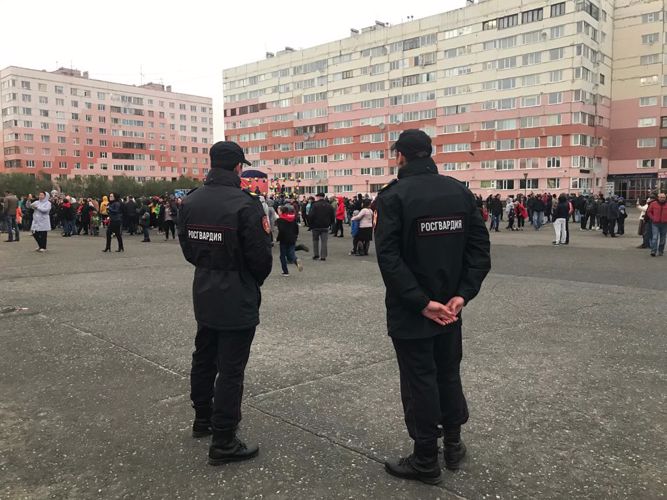 На Ямале сотрудники Росгвардии обеспечили охрану правопорядка в период празднования дня работника нефтегазовой промышленности