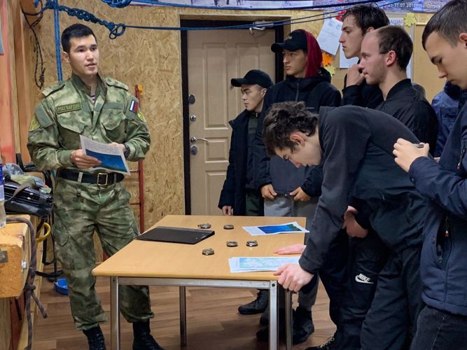 Росгвардейцы Ямала приняли участие в организации патриотического квеста для молодежи (фото, видео)