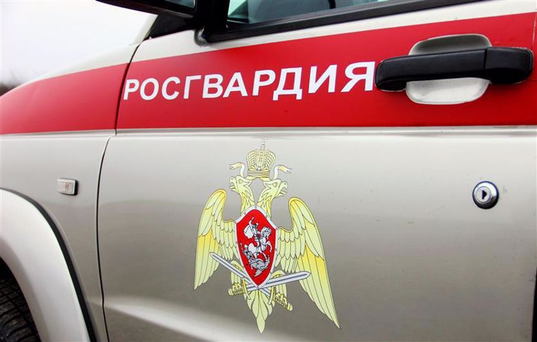 На Ямале сотрудники Росгвардии задержали мужчину, который около двух лет скрывался от правосудия