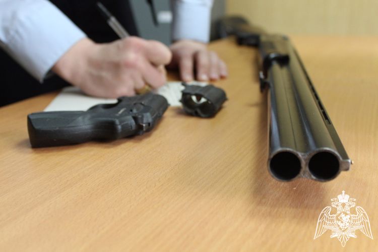 На Ямале за прошедшую декаду сотрудники лицензионно-разрешительной работы Росгвардии проверили свыше 400 владельцев оружия