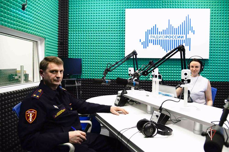 Начальник центра лицензионно-разрешительной работы Росгвардии рассказал ямальским радиослушателям о деятельности подразделения