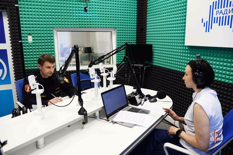 Начальник центра лицензионно-разрешительной работы Росгвардии рассказал ямальским радиослушателям о деятельности подразделения