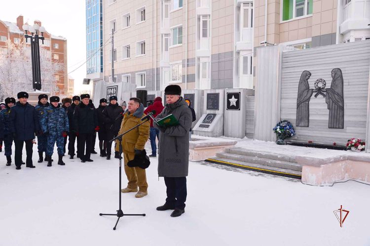 На Ямале Росгвардия принимает участие в памятных мероприятиях, приуроченных к 34-й годовщине вывода советских войск из Афганистана