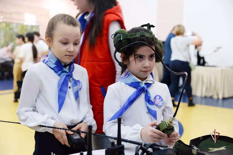 Росгвардия приняла участие в открытии первичных отделений Российского движения детей и молодёжи "Движение первых" на Ямале