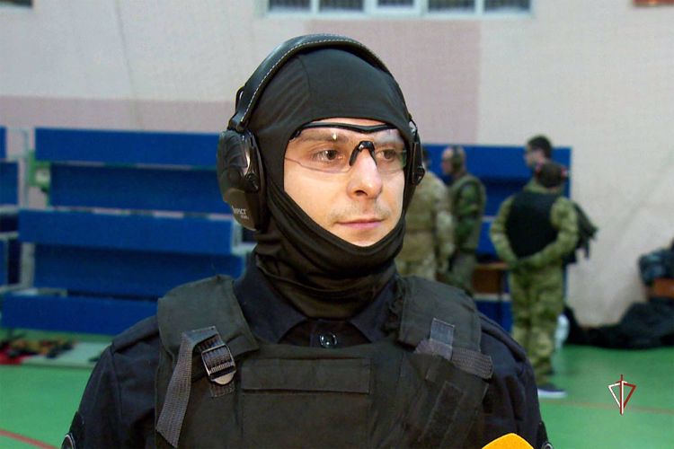 Офицеры Росгвардии проводят курсы начальной военной подготовки для ямальцев (ВИДЕО)
