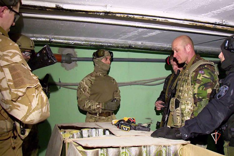 Офицеры Росгвардии проводят курсы начальной военной подготовки для ямальцев (ВИДЕО)