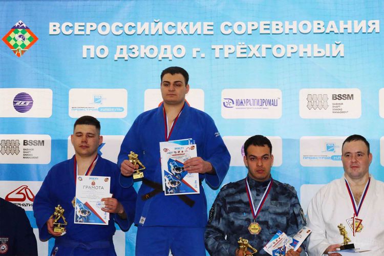 Ямальские росгвардейцы завоевали золотую и бронзовые медали Чемпионата по дзюдо Уральского округа войск национальной гвардии (ВИДЕО)