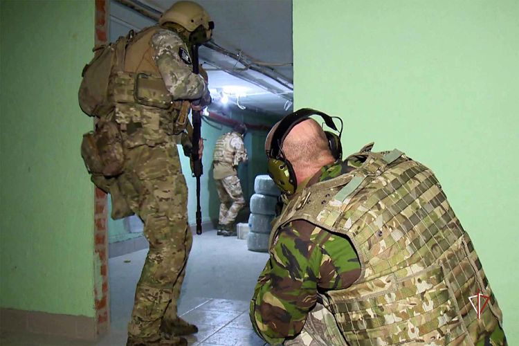 Офицеры Росгвардии проводят курсы начальной военной подготовки для ямальцев (ВИДЕО)
