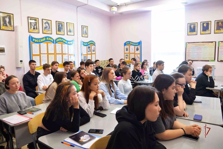 Росгвардия проводит профилактическую работу по теме безопасности в сети «Интернет» среди ямальской молодежи