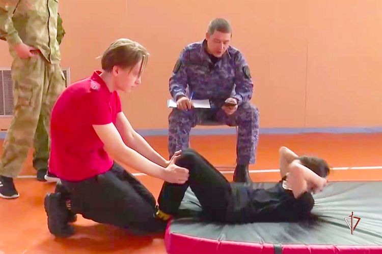 Росгвардия приняла участие в проведении военно-спортивной игры «Обдорские витязи» на Ямале (ВИДЕО)