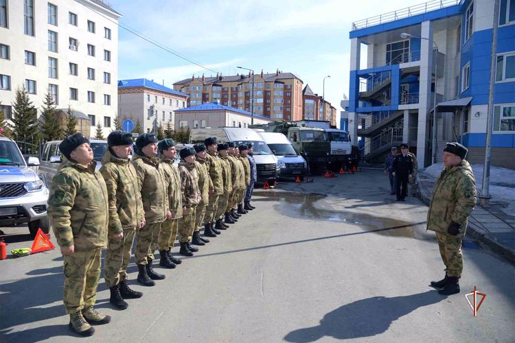 В Росгвардии состоялись мероприятия, приуроченные к переходу на летний период несения службы на Ямале