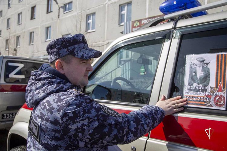 На Ямале Росгвардия присоединилась ко Всероссийской ведомственной акции «Бессмертный автополк» (ВИДЕО)