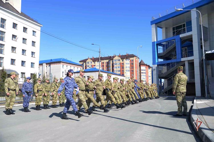 В Росгвардии состоялись мероприятия, приуроченные к переходу на летний период несения службы на Ямале