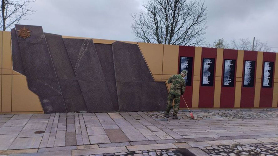 Росгвардейцы в Запорожской и Херсонской областях привели в порядок более 20 памятников воинам Великой Отечественной войны