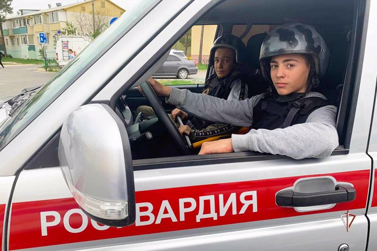На Ямале Росгвардия приняла участие в мероприятиях, посвященных Дню защиты детей