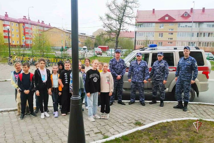 На Ямале Росгвардия приняла участие в мероприятиях, посвященных Дню защиты детей
