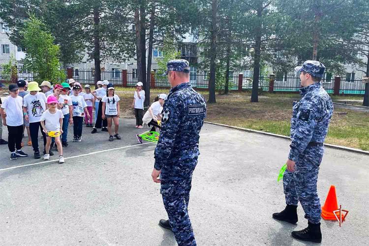 Росгвардия проводит патриотические встречи с юными ямальцами в преддверии Дня России