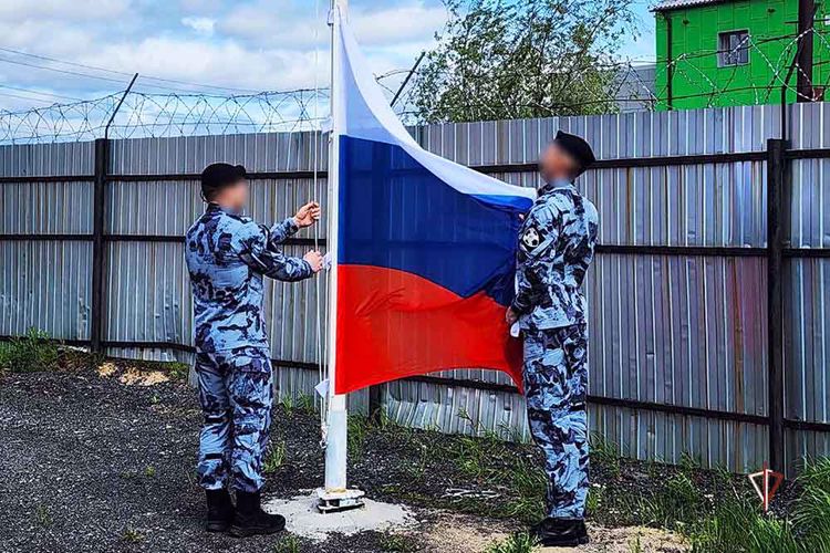 На Ямале сотрудники спецподразделения Росгвардии торжественно приняли присягу (ВИДЕО)