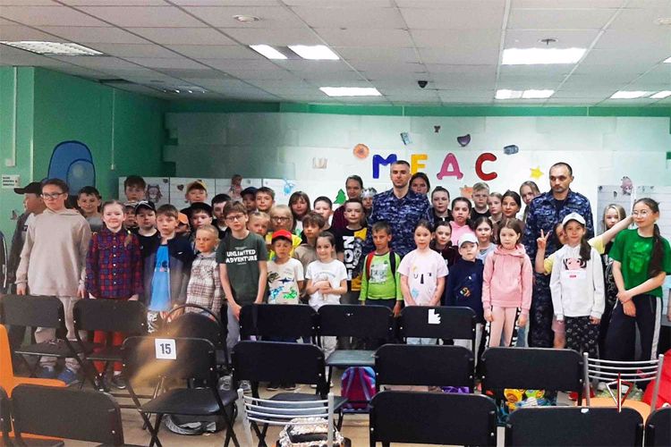 Росгвардия проводит патриотические встречи с юными ямальцами в преддверии Дня России