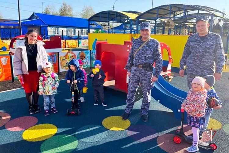 На Ямале Росгвардия приняла участие в мероприятиях, посвященных Дню защиты детей