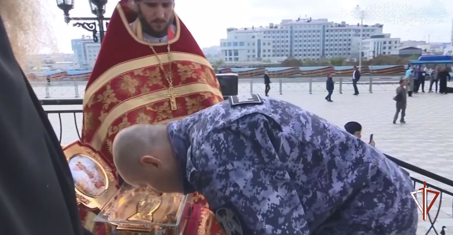 В период пребывания мощей святого Георгия Победоносца на Ямале правопорядок обеспечила Росгвардия (видео)