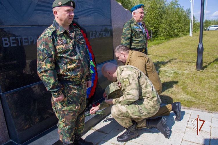 Росгвардия на Ямале почтила память ветеранов боевых действий
