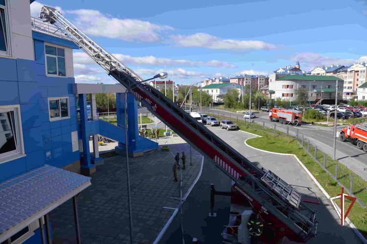 Межведомственное учение Росгвардии и МЧС состоялось на Ямале (видео)