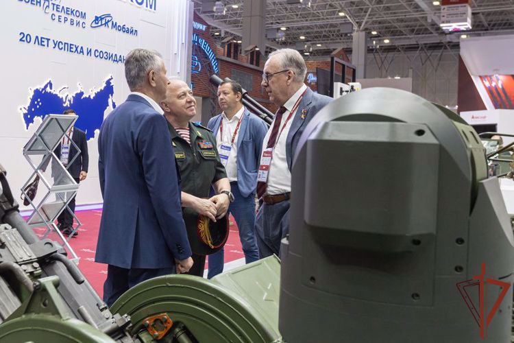 Генерал-полковник Виктор Стригунов принял участие в открытии Международного военно-технического форума «Армия-2023»