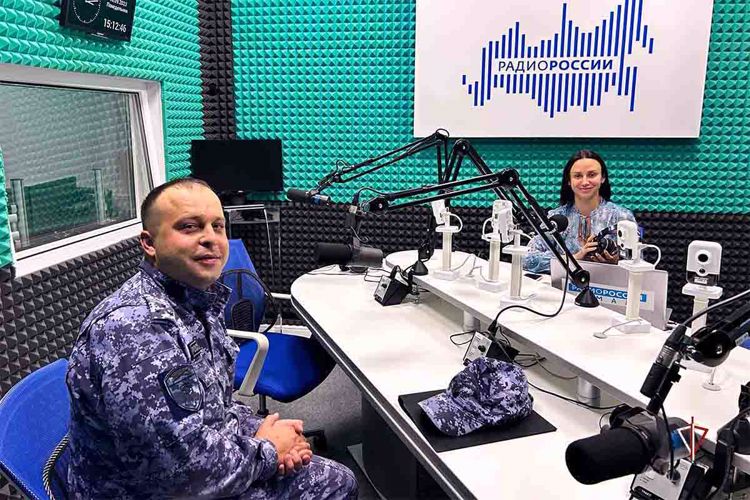 Офицер Росгвардии рассказал ямальским радиослушателям о вопросах кадрового обеспечения ведомства