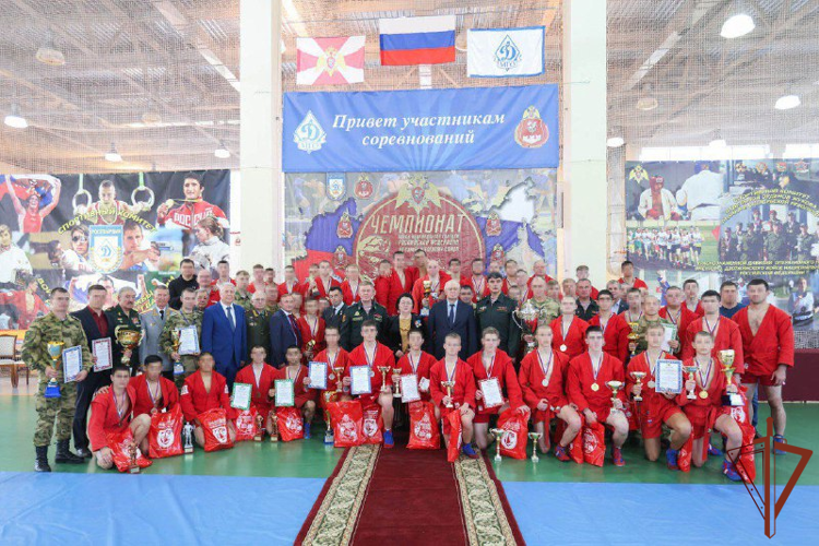 В Росгвардии наградили победителей чемпионата по самбо и боевому самбо на Кубок Героя России генерал-полковника Анатолия Романова