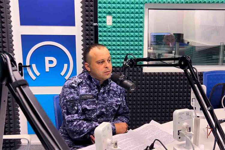 Офицер Росгвардии рассказал ямальским радиослушателям о вопросах кадрового обеспечения ведомства