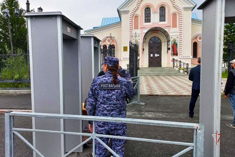 Росгвардия обеспечила правопорядок в период проведения крестного хода на Ямале