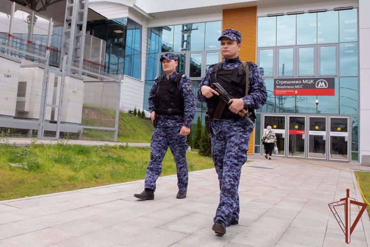 Генерал армии Виктор Золотов поздравил личный состав и ветеранов с Днём создания вневедомственной охраны 