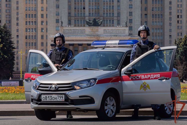 Генерал армии Виктор Золотов поздравил личный состав и ветеранов с Днём создания вневедомственной охраны 