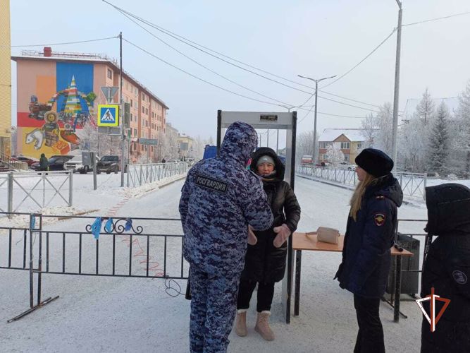 Росгвардия приняла участие в охране правопорядка в 105-ую годовщину ВЛКСМ на Ямале
