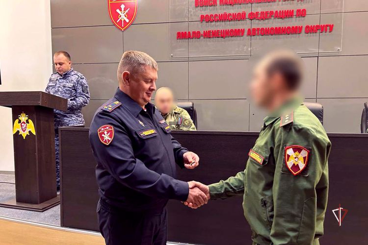 Награждение государственными и ведомственными наградами состоялось в Росгвардии на Ямале