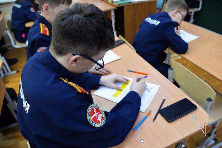 Подшефные кадеты Росгвардии присоединились к ведомственной акции ко Дню Матери на Ямале (ВИДЕО)