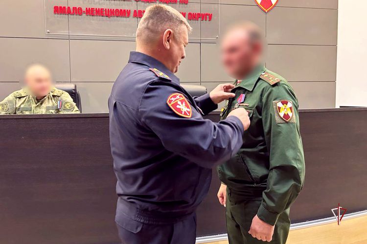 Награждение государственными и ведомственными наградами состоялось в Росгвардии на Ямале