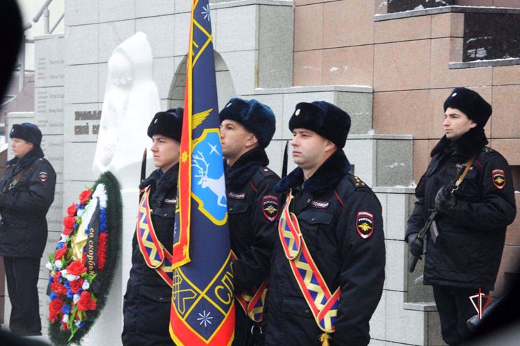 На Ямале Росгвардия приняла участие в мероприятиях, посвященных Дню памяти погибших правоохранителей