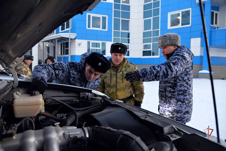 Росгвардия завершила перевод вооружения, военной и специальной техники на зимний период эксплуатации на Ямале