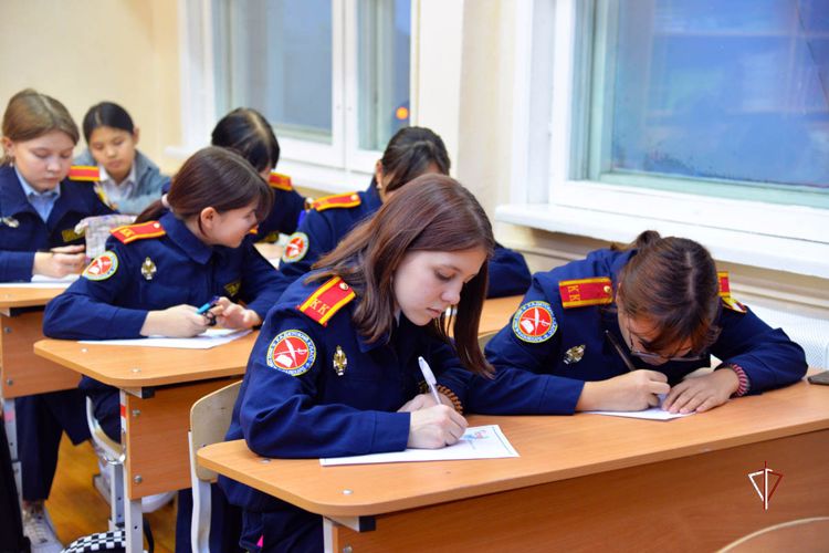Подшефные кадеты Росгвардии присоединились к ведомственной акции ко Дню Матери на Ямале (ВИДЕО)