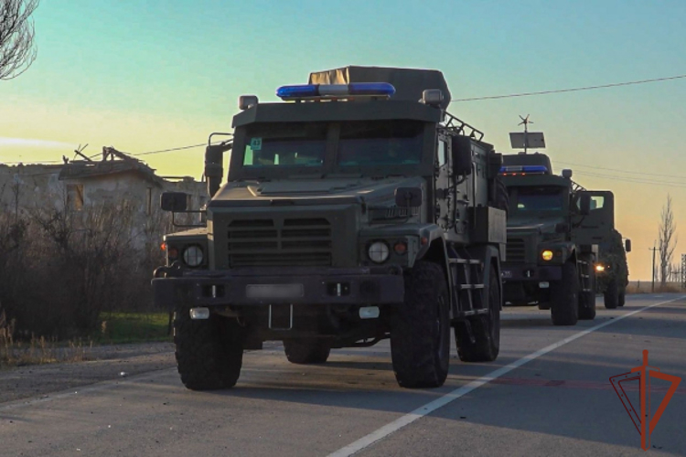 Росгвардия обеспечила безопасную ротацию миссии МАГАТЭ на Запорожской АЭС (видео)