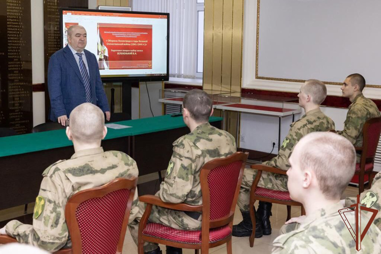 «Лекторий истории» Центрального музея Росгвардии знакомит посетителей с участием войск правопорядка в прорыве блокады Ленинграда 