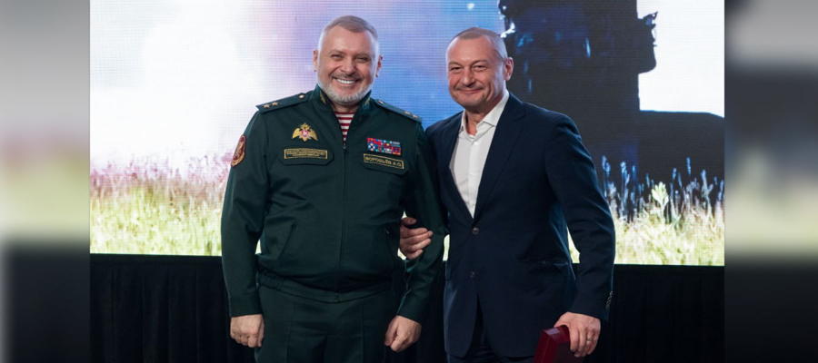 Генерал-лейтенант Алексей Воробьев вручил ведомственные медали представителям СМИ (видео)