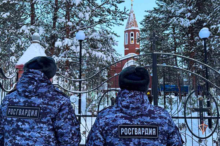 Росгвардия обеспечила общественную безопасность в период проведения Крещенских Богослужений на Ямале