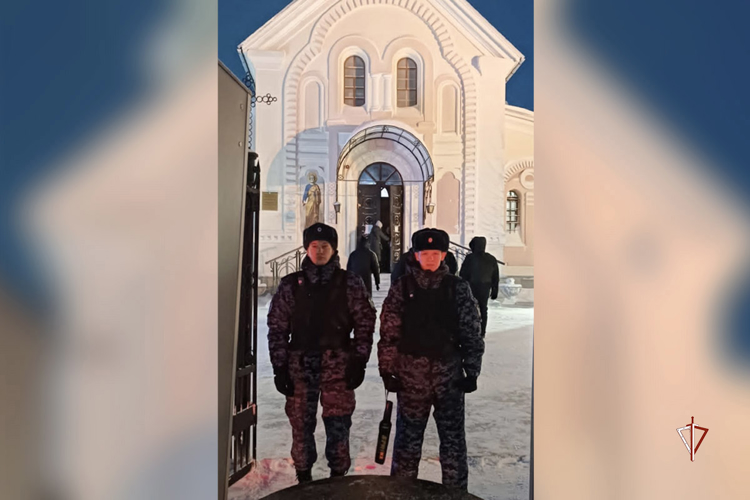Росгвардия обеспечила общественную безопасность в период проведения Крещенских Богослужений на Ямале