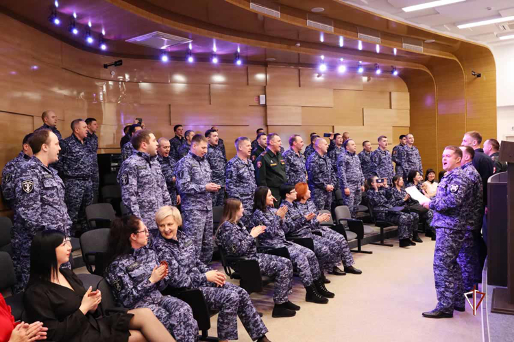 Росгвардия поздравляет представительниц прекрасного пола с Международным женским днем на Ямале