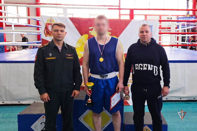 Представитель Ямала завоевал золотую медаль Чемпионата Уральского округа Росгвардии по боксу