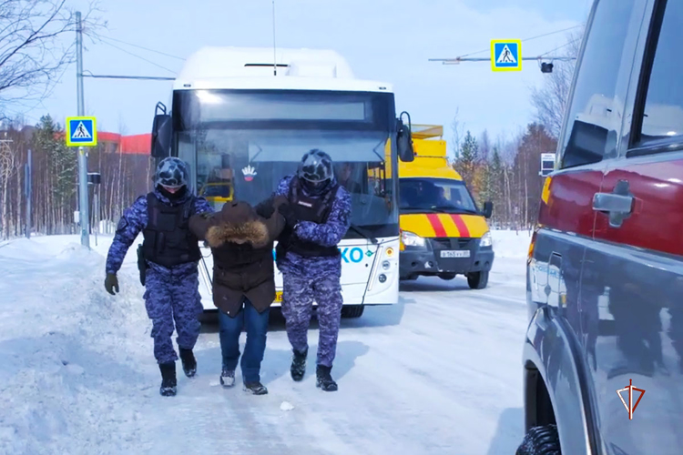 Росгвардия обеспечивает безопасность общественного транспорта  на Ямале (видео)
