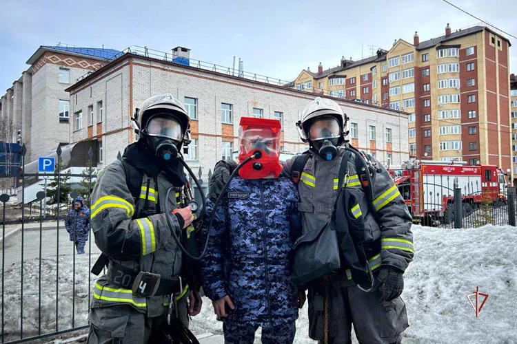 Межведомственная тренировка Росгвардии и МЧС состоялась на Ямале